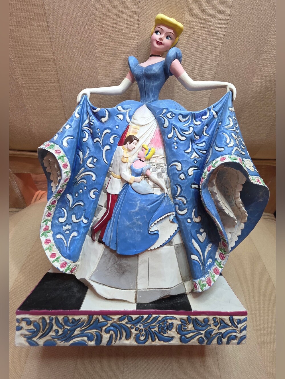 DISNEY SHOWCASE COLLECTION CINDERELLA & PRINCE ROMANTIC WALTZ  Excellent cond